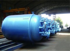 不銹鋼反應(yīng)釜開(kāi)車(chē)中的注意事項(xiàng)如下